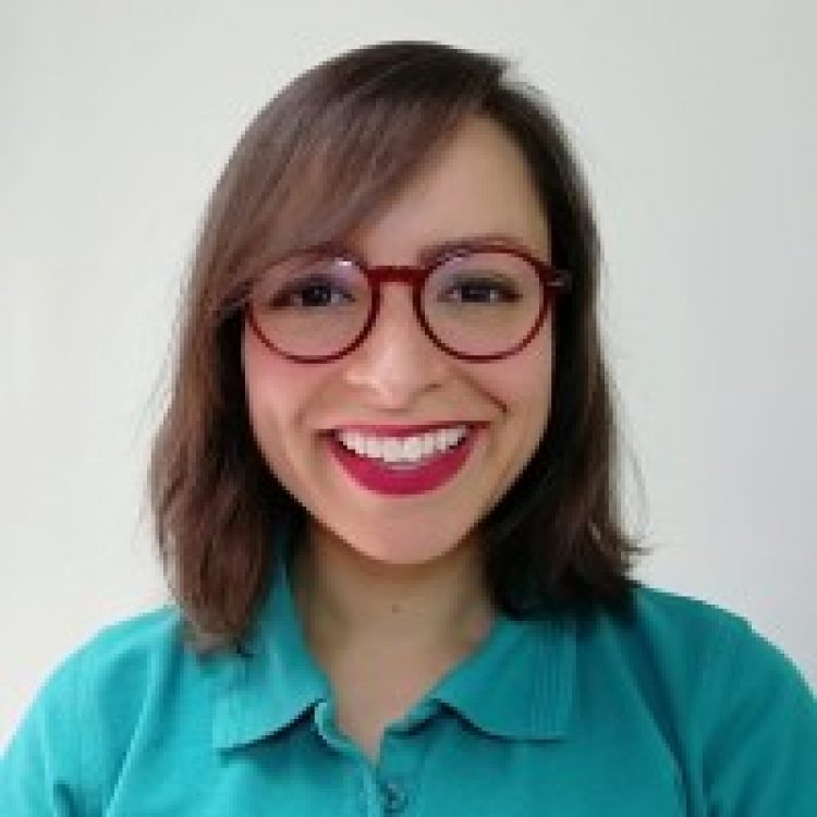 headshot of laura segura